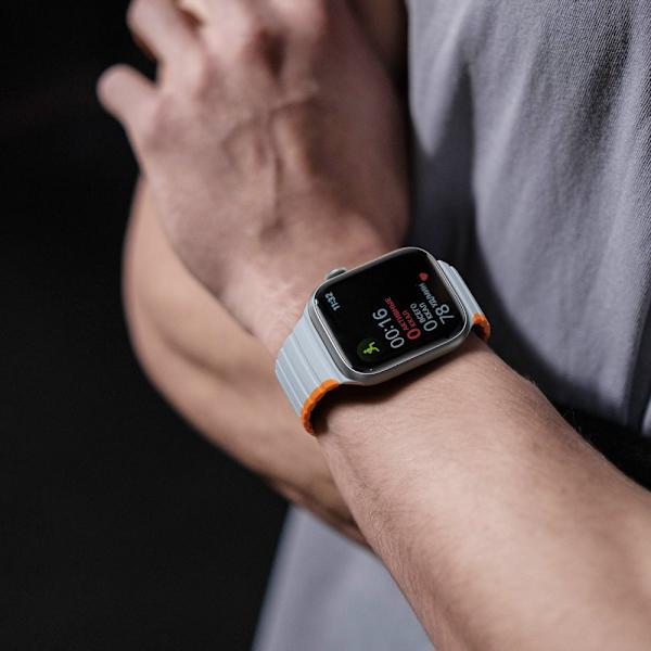 Magnetisk Apple Watch SE 8, 7, 6, 5, 4, 3, 2, 1 (41, 40, 38 mm) Dux Ducis-bånd (LD-versjon) - Grå-oransje