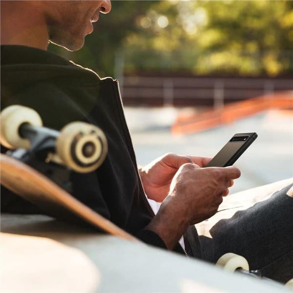 Spigen Rugged Armor-telefondeksel til Google Pixel 6A Black