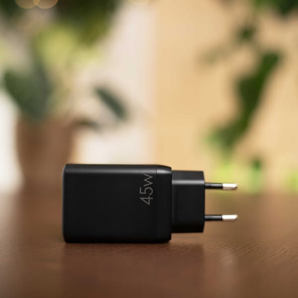 Rymdfall Usb Laddare 45W Piston För Telefon Typ C Sc006B Svart