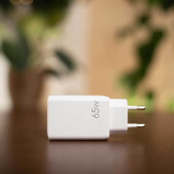 Rymdfall Usb Laddare 65W Gań Sc009W För Telefon För Iphone Samsung White