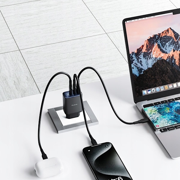 MCDODO FAST TV-LADER IPHONE 2XUSB-C 1XUSB PD 30W LED MÄTARE