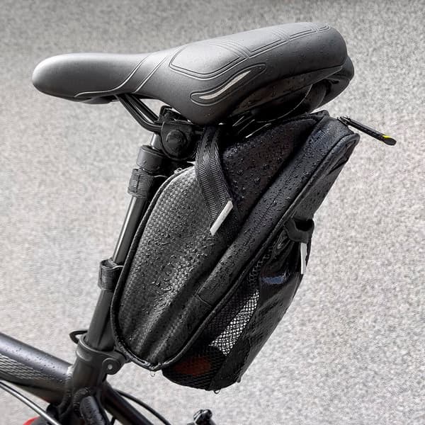 Wozinsky sykkelseteveske 1,5 l svart (WBB20BK)