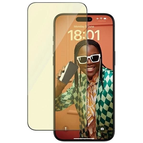 PANZERGLASS ULTRA-WIDE FIT HÆRDET GLAS MED BLÆNDING OG BLÅT LYSFILTER MED POSITIONERINGSANORDNING TIL IPHONE 15 PRO MAX