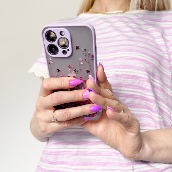 Designetui til iPhone 13 Pro, blått blomsterskall