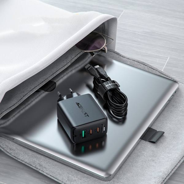 ACEFAST 2I 1 NETVÆRKSOPLADER 2X USB C / USB 65W, PD, QC 3.0+SORT KABEL