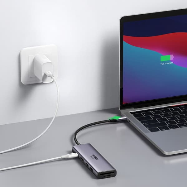 UGREEN MULTIFUNKTIONEL HUB 6IN1 2XUSB SD/TF-KORT USB-C HDMI 4K/60H