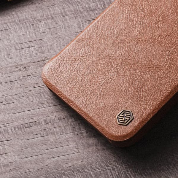 NILLKIN CASE CAMERA COVER TIL IPHONE 14+ BRUN