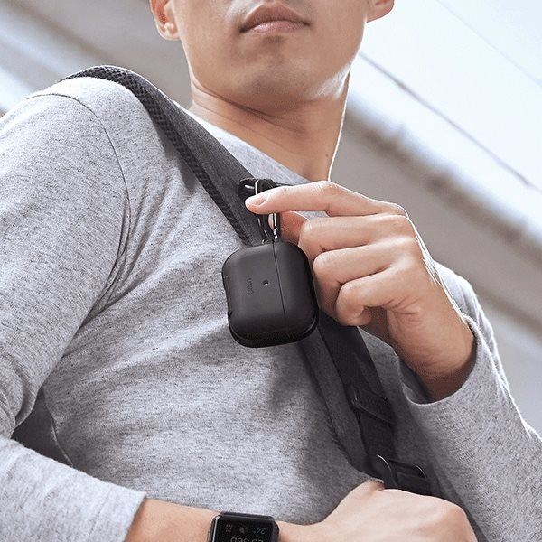 UNIQ Valencia AirPods Pro fodral svart/midnattssvart Antimikrobiellt