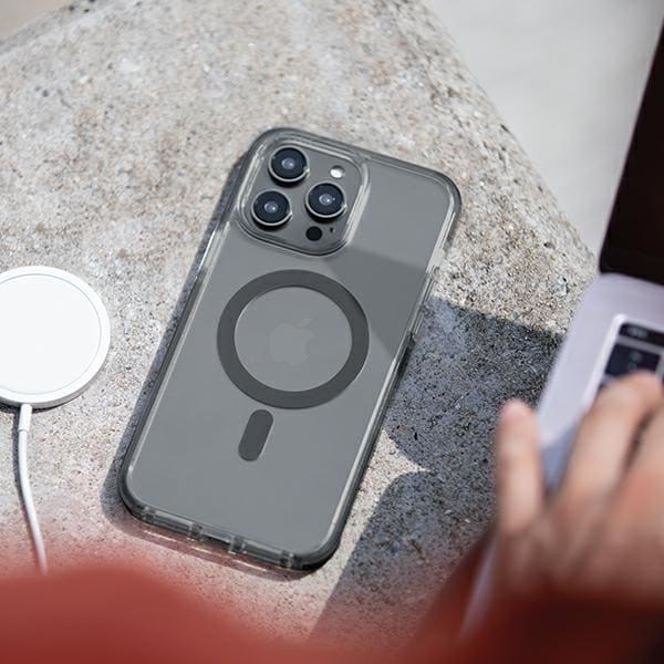 UNIQ Combat iPhone 14 Pro 6.1" fodral Magclick Charging svart/betong kol