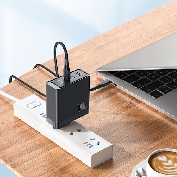 Snabbladdare, GaN, Usb-C, Usb, 3 portar, 140W, Mcdodo