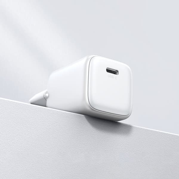 GaN 20W USB-C nettverkslader Ugreen Nexode mini CD318 - hvit