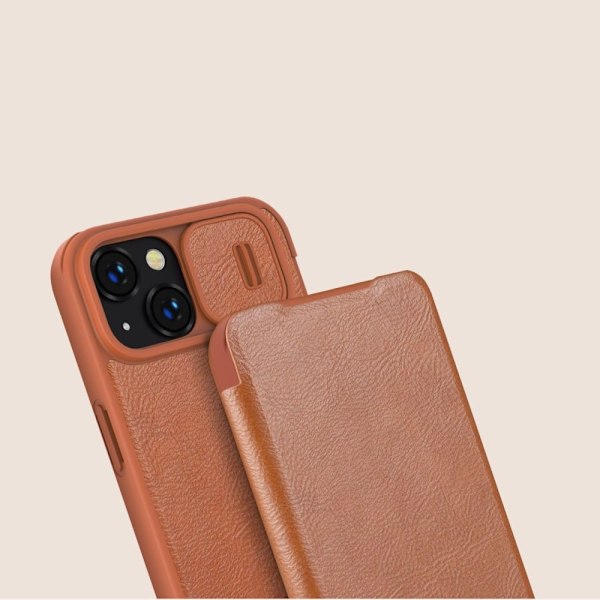 Nillkin Qin Leather Pro Case iPhone 14 Plus kameradeksel beskyttende veske, rød