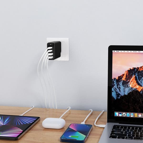 CHOETECH FAST NETVÆRK OPLADER GAN 140W 4 PORTE 2X USB C, 2X USB SORT
