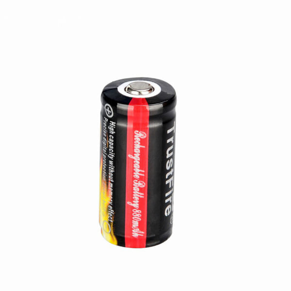 2 st 16340 RCR123A Uppladdningsbara Li-ion Batterier 3.7V 880mAh Hög Kvalitet