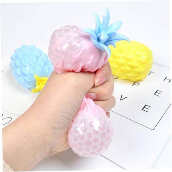 Pineapple-shaped squeezable stress ball decompression toy for children and adults