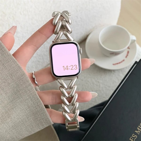 Lyx kärlek hjärta metallrem för Apple Watch Band Ultra 44mm 45mm 41mm 40mm 49 Damarmband för iWatch Series 9 8 7 6 SE 5 3 Starlight Starlight