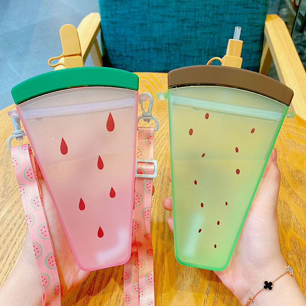 Sommer vannmelon kopp utendørs med stropp bærbar anti-fall halm kopp rød 320ml qd