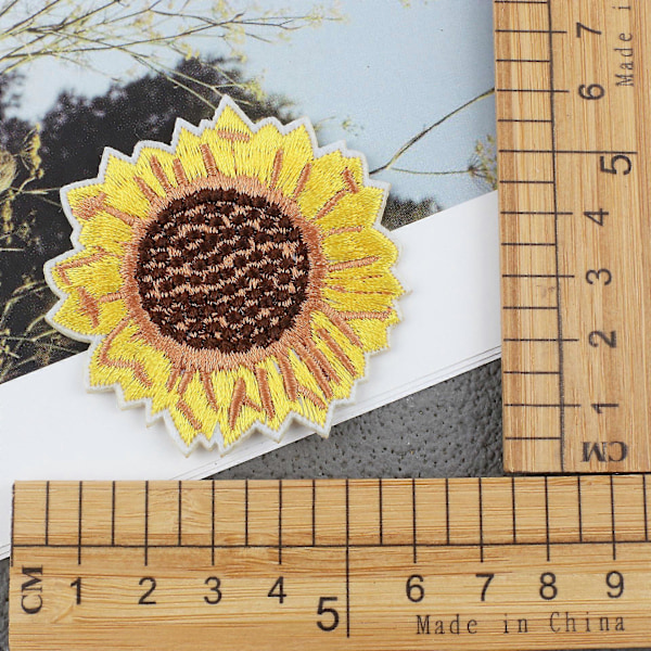 33 Stykker Broderet Strygepatch, Solsikker Sommerfugl Tusindfryd Blomst Strygepatches Sæt, Sy På/Stryge På Patch Applikation til Tøj, Kjole, Hat, Jea