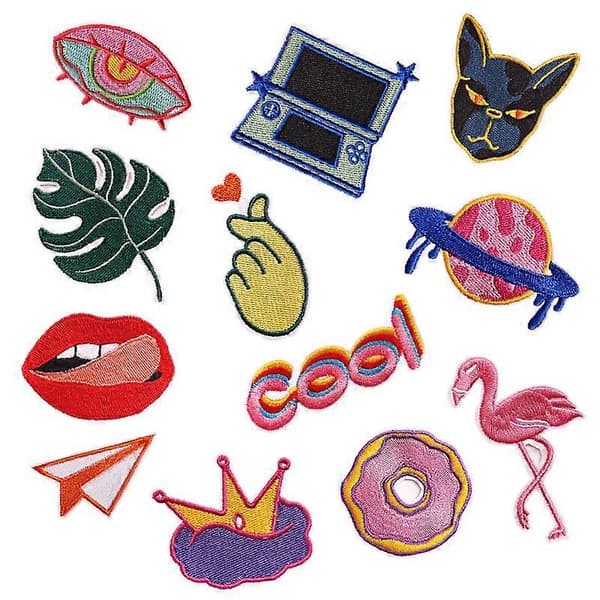 Sæt med 12 badges til tasker, tøj og tilbehør. Planet badge, stofmærke, computerbroderi.