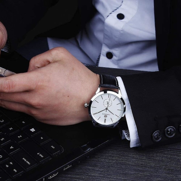 Minimalistisk vit urtavla för män Automatisk watch i rostfritt stål med läderrem Mekanisk watch för