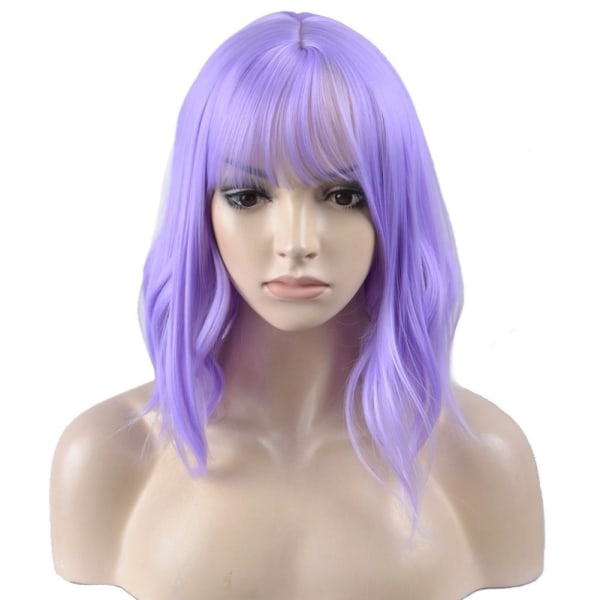 Vågig peruk Kort lila peruk med luftsmäll Axellång peruk för kvinnor lockigt vågig syntetisk Halloween cosplay peruk för flicka kostym peruker (lila )