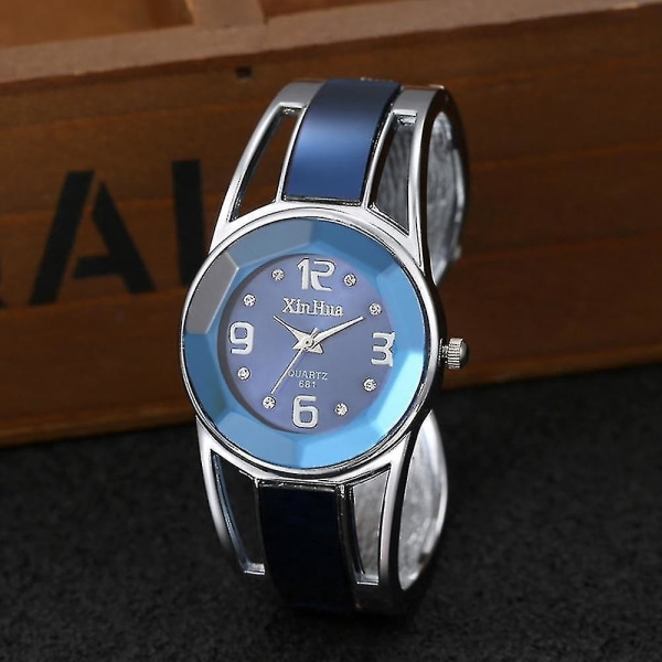 Hot Sell Armband Watch Dam Lyx Märke Urtavla i rostfritt stål Quartz（VIT）