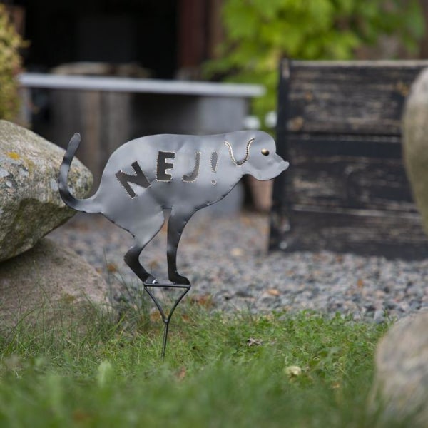 Skylt hund i hamrad plåt 30 cm "NEJ!" Metall utseende