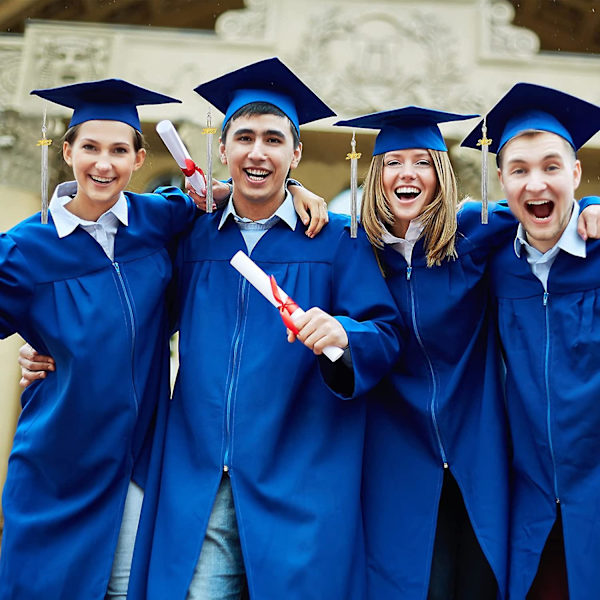 18 st examensakademiska mössor med tofs med 2023 guld datumhänge (vit)
