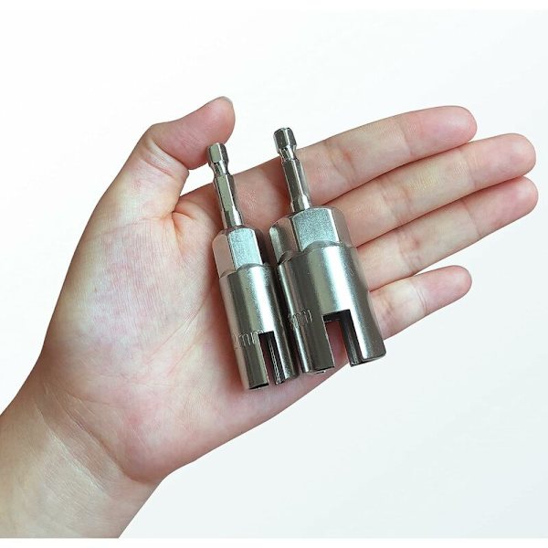 2 kpl 1/4" kuusiovarsimutterin väännin, siipimutterit, hylsyavain, paneelimutterien kärjet, ruuvit, läpiviennit, C-koukut (2 kpl, 2 kokoa (12mm), 18mm)