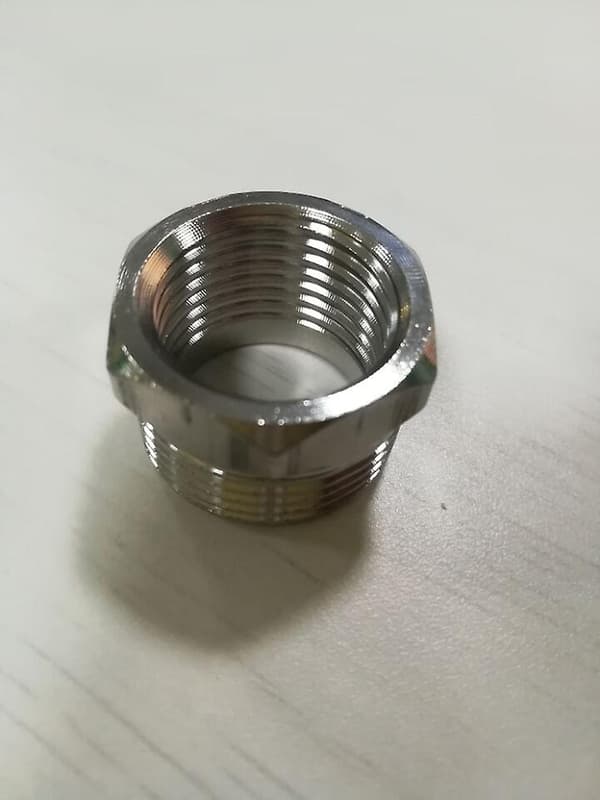 1 stk. 304 rustfrit stål reduktionsmuffe, han 3/4'' til hun 1/2'' Npt rørfitting