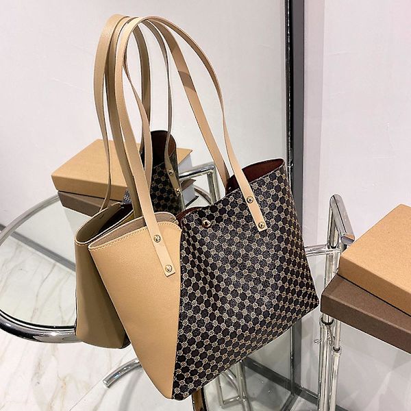 Trendig och mångsidig shoppingväska i konstläder för kvinnor