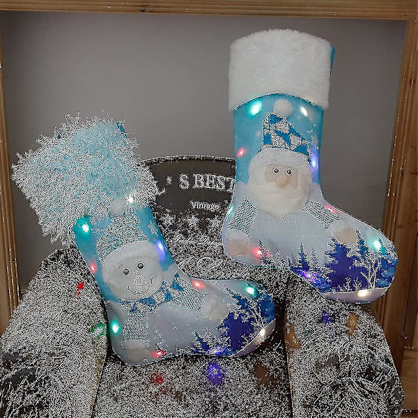 Hängande julstrumpor, blå broderade julstrumpor Belysning,presentpåsar till juldekoration Braskamin Träd Godispåsar