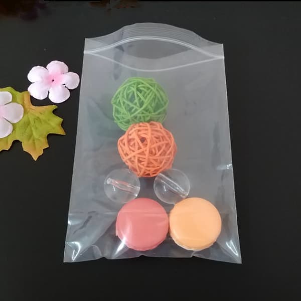 Förpackning med 100 - 4x6 cm klar blixtlåspåse