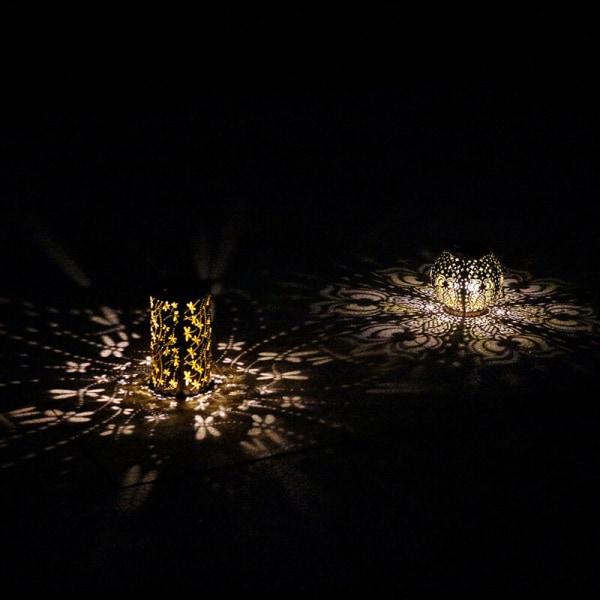 Ulkoinen aurinkovoimalla toimiva sudenkorentohoukutin ontto metalli koristeellinen LED-puutarhavalo