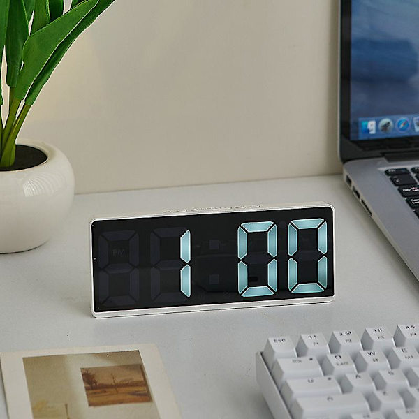 Oria Digital väckarklocka stor LED-display med snooze, USB-laddningsportar, 3 justerbar ljusstyrka lämplig för sovrum, kontor svart