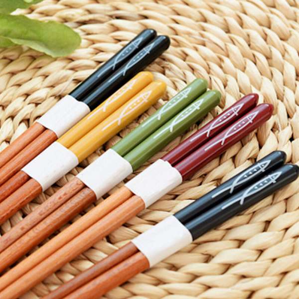 Bambu syömäpuikot Uudelleenkäytettävät puutikut Hiussauvat 5 paria Lahjapakkaus Astianpesukoneen kestävä 22,5 cm
