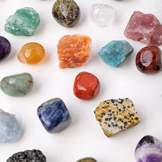 24-dagars julkalender med kristaller - Presentförpackning för mineralsamlare vit XXS