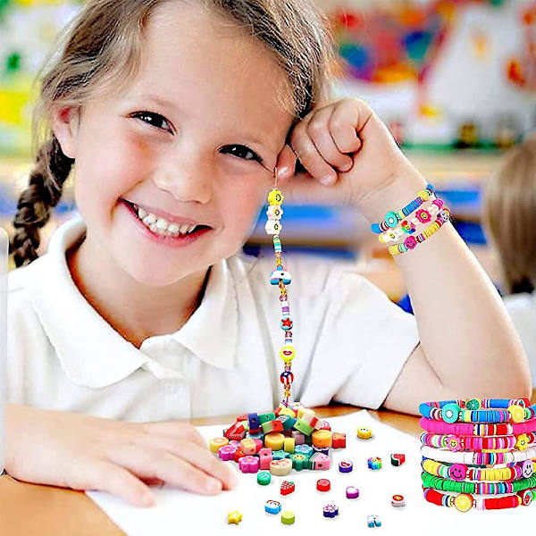 990 stycken Smiley Polymerlerpärlor Fruktpärlor Färgglada trädpärlor Gör-det-själv-armband Kedja Spacer Beads Kit