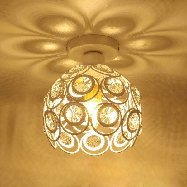 Moderne industriel loftslampe i metal i krystal, velegnet til indendørs og udendørs loftbelysning, hvid lampeskærm