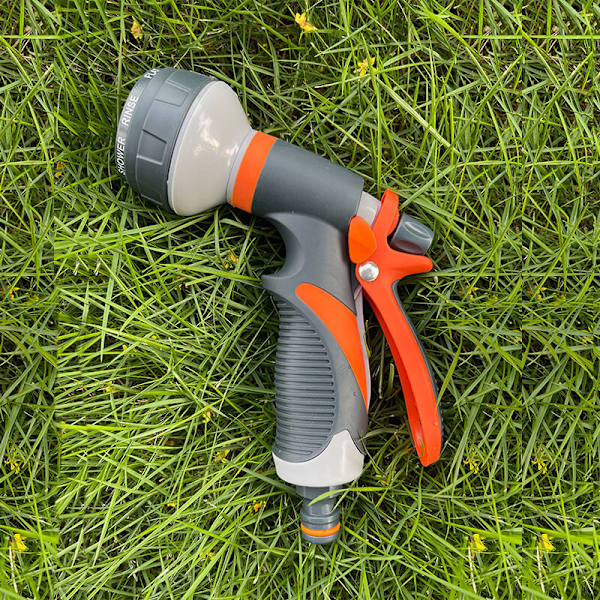 Multifunktionel bilvaskesprinkler med spray til plænevandingsanlæg - Højtryks, holdbar håndværktøjsslange - 1 stk.