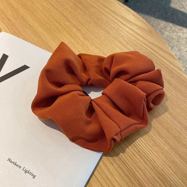 Hårsnoddar, 2 st elastiska hårband Darling Scrunchy för flickor kvinnor (brun)