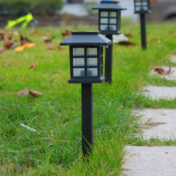 Gräsmatta sollampa, vitt ljus 2 stycken