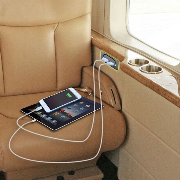 NY 12V dobbelt USB-billader??t-stikadapterholderpanel campingvogn autocamper