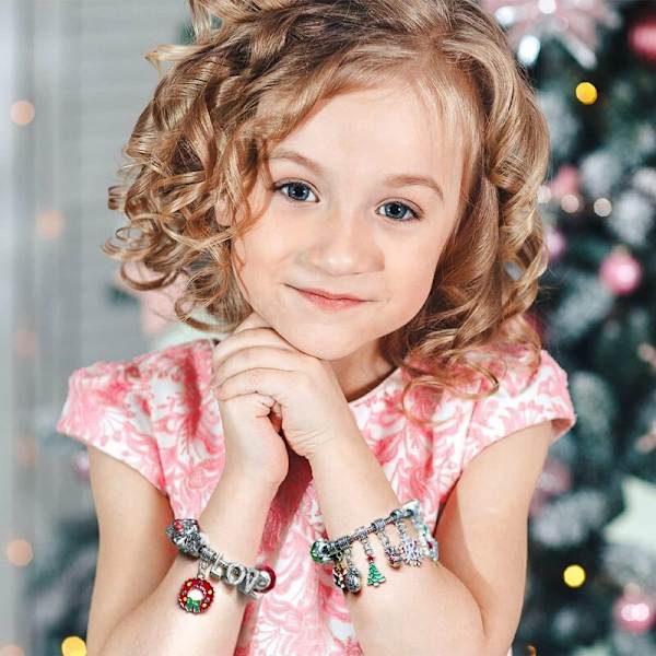 Jul adventskalender 2023 24-dagars berlockarmband Julnedräkningskalender Set för barn/tonåringar Nyårspresenter för kvinnor tjejer