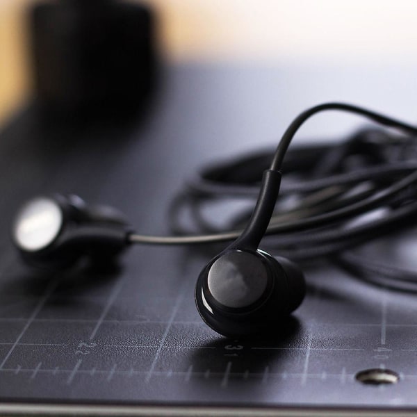 3,5 mm in-ear trådbundna hörlurar med headset Samsung S8Black