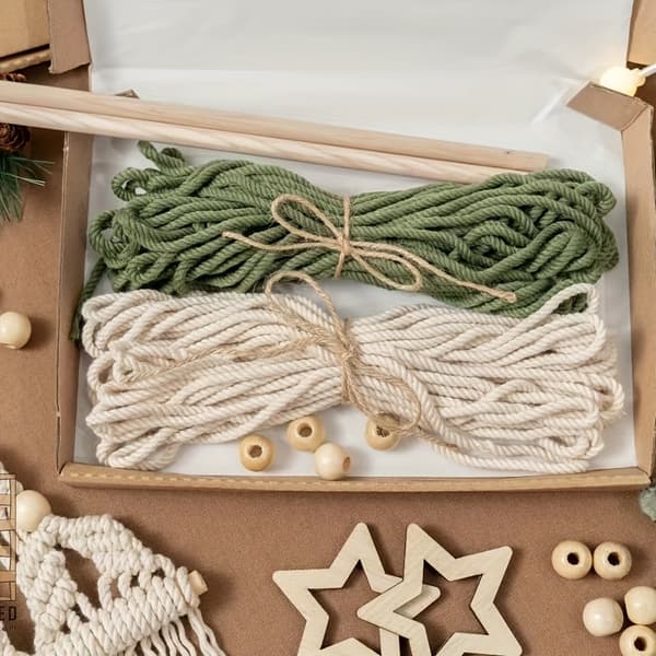 2-pack Makramé Julgran DIY Pysselkit, Grön och Beige Polyester, Festlig Väggdekoration, Perfekt Present till Familj och Vänner, Vinter 2 st