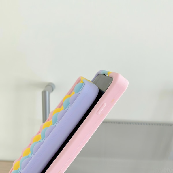 Suojaa S8 - Pop It Fidget Case!