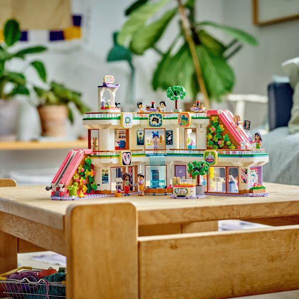 Lego Friends Heartlake City Ostoskeskusseikkailu - Rakenta ja Le