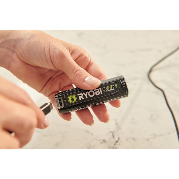 Ryobi USB-litiumparisto 4V 3.0AH USB-C-kaapelilla