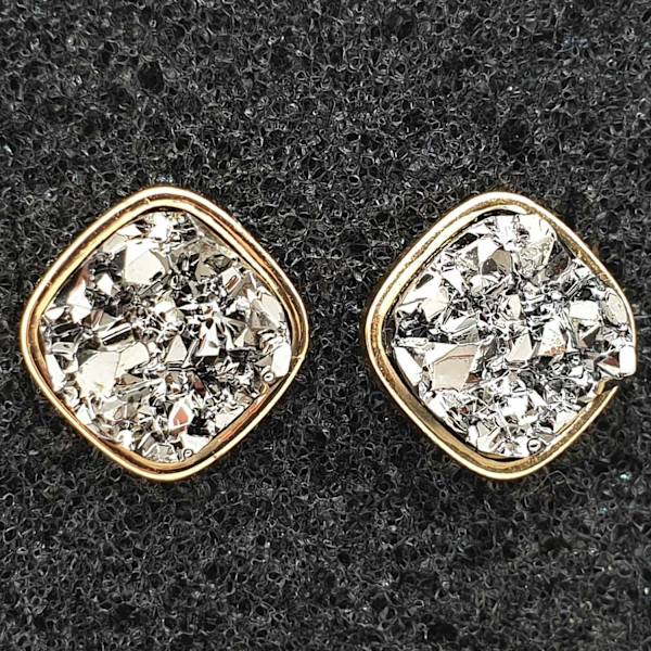 Durzy rock lava crystal shinning stone earring stud square Silver M